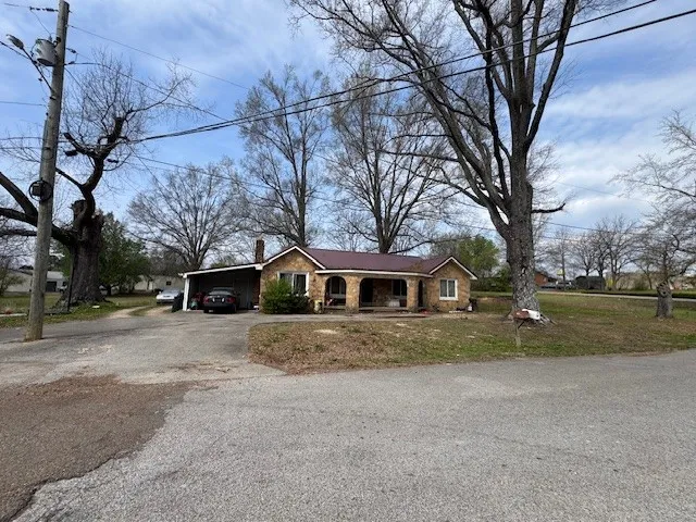 176 Buckner St Parsons, TN 38363