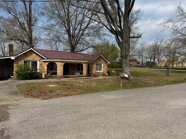 176 Buckner St Parsons, TN 38363