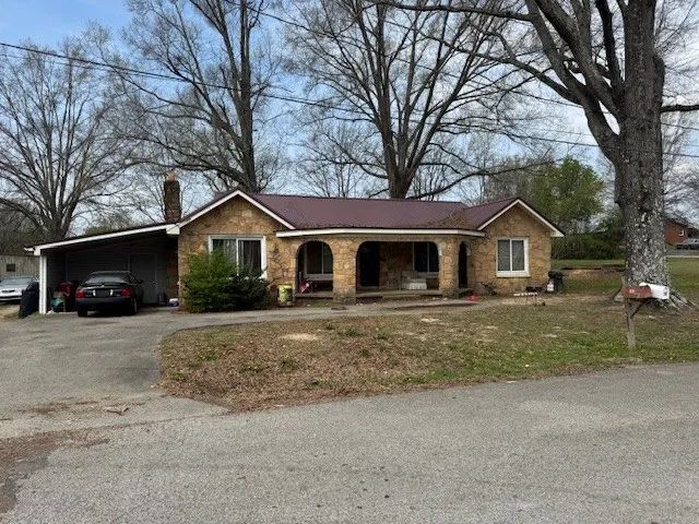 176 Buckner St Parsons, TN 38363