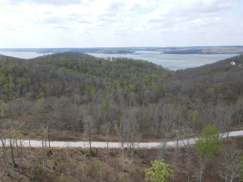18 Lake Ridge Dr Stewart, TN 37175