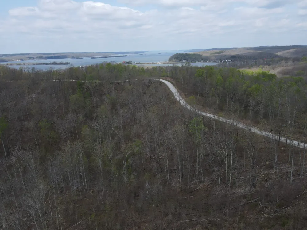 18 Lake Ridge Dr Stewart, TN 37175