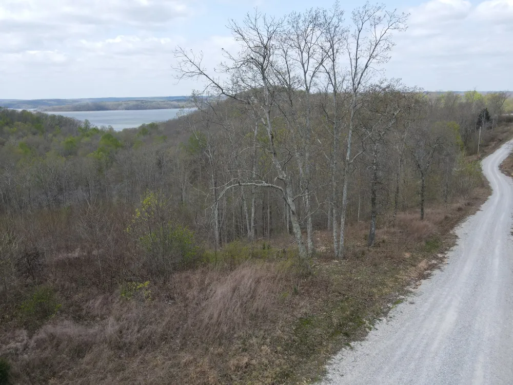 18 Lake Ridge Dr Stewart, TN 37175