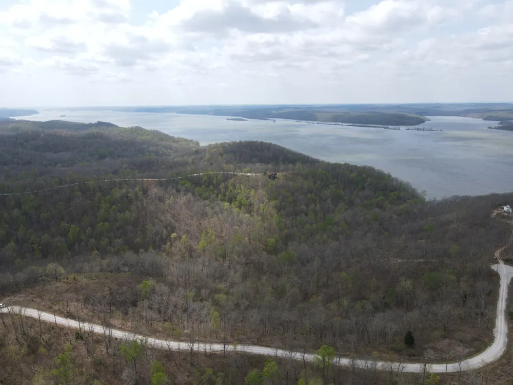 18 Lake Ridge Dr Stewart, TN 37175
