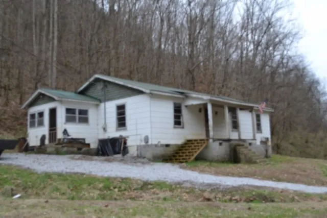 290 Hazel Huffines Ln Whitleyville, TN 38588