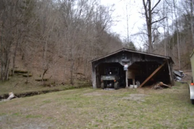 290 Hazel Huffines Ln Whitleyville, TN 38588