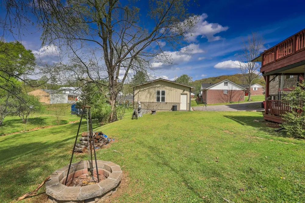305 Myers Ter Carthage, TN 37030