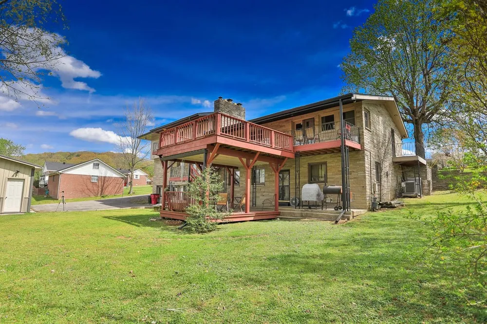 305 Myers Ter Carthage, TN 37030