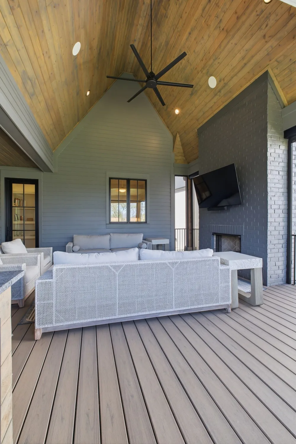 9048 Passiflora Ct College Grove, TN 37046