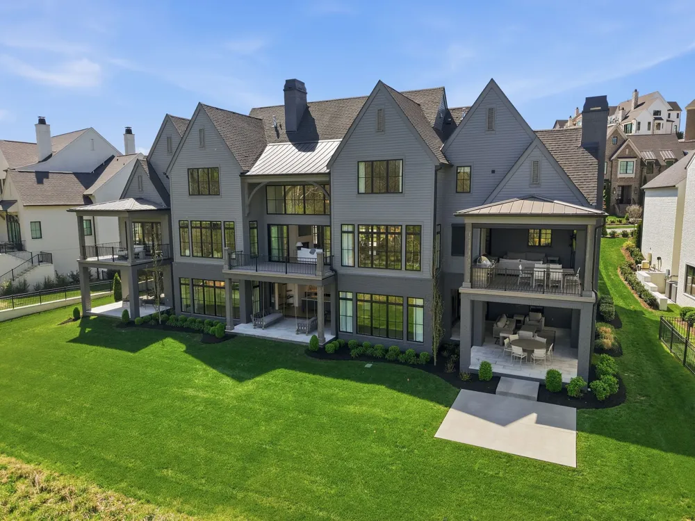 9048 Passiflora Ct College Grove, TN 37046