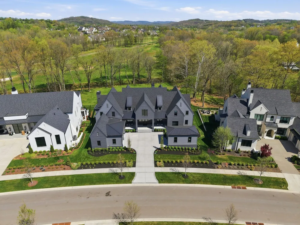 9048 Passiflora Ct College Grove, TN 37046