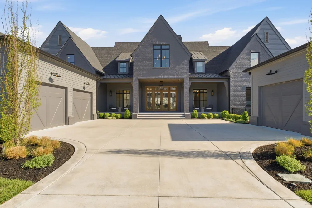 9048 Passiflora Ct College Grove, TN 37046