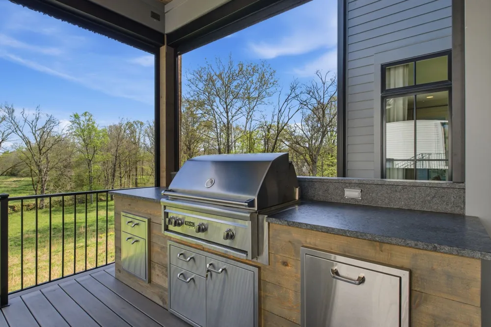 9048 Passiflora Ct College Grove, TN 37046