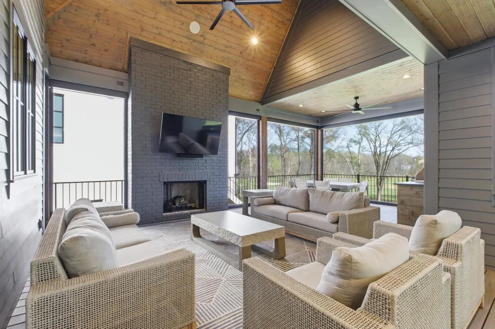 9048 Passiflora Ct College Grove, TN 37046
