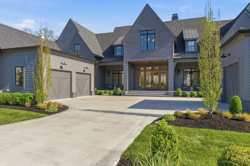 9048 Passiflora Ct College Grove, TN 37046