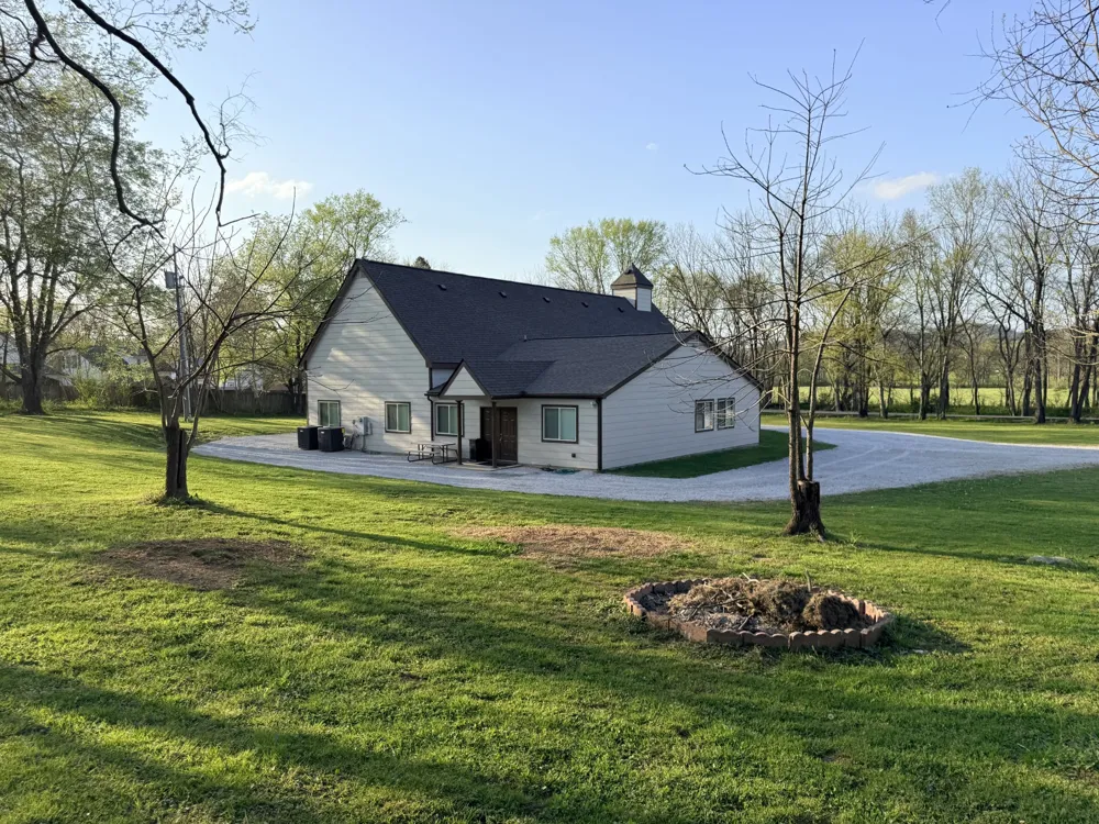317 W Railroad St Petersburg, TN 37144