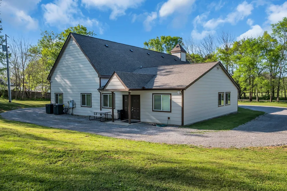 317 W Railroad St Petersburg, TN 37144