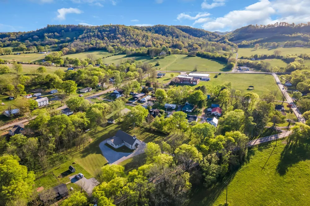317 W Railroad St Petersburg, TN 37144