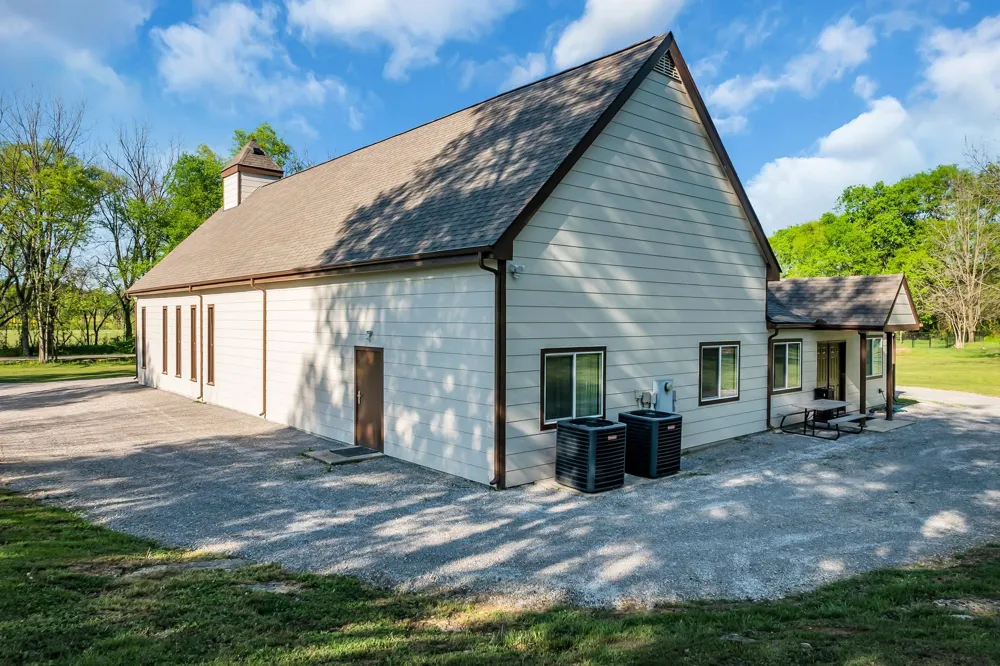 317 W Railroad St Petersburg, TN 37144