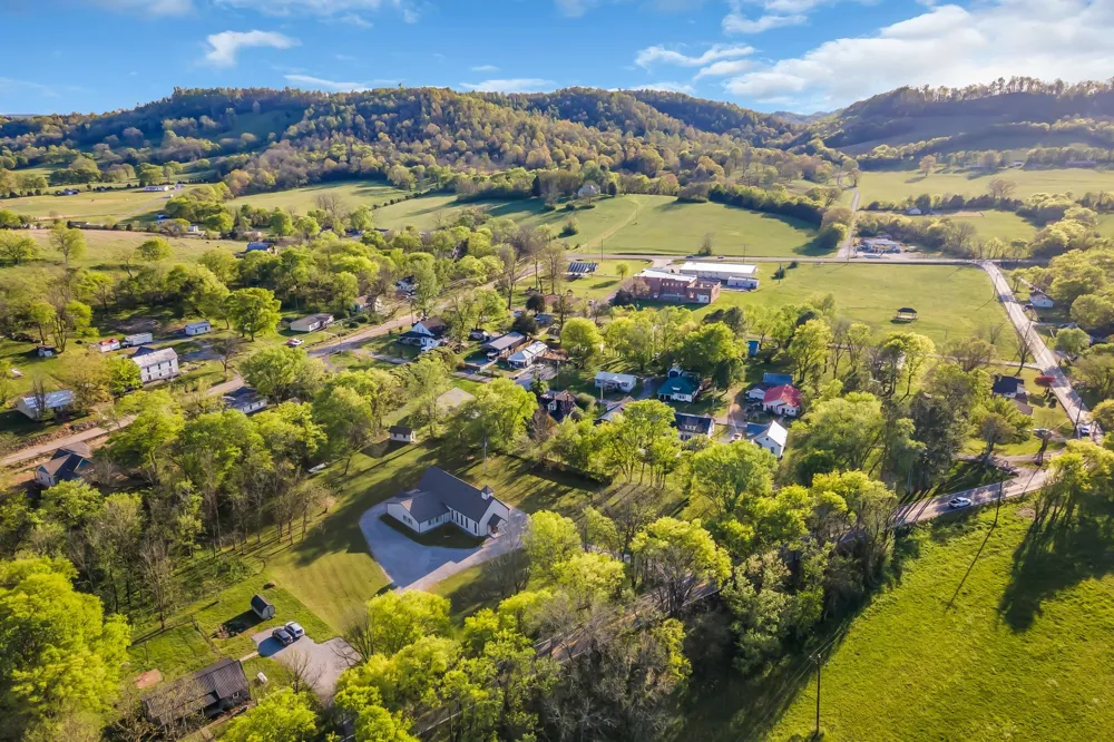 317 W Railroad St Petersburg, TN 37144