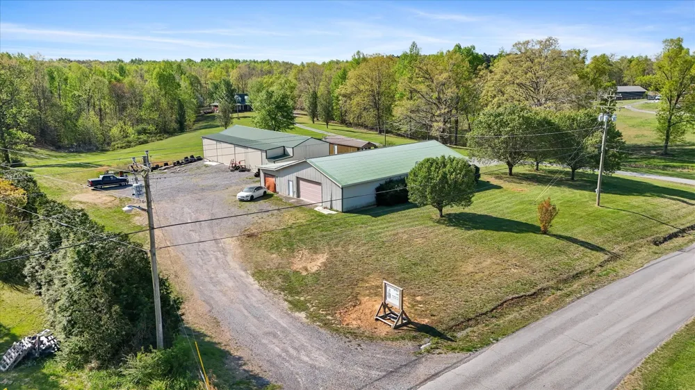 951 Pelham Rd Woodbury, TN 37190