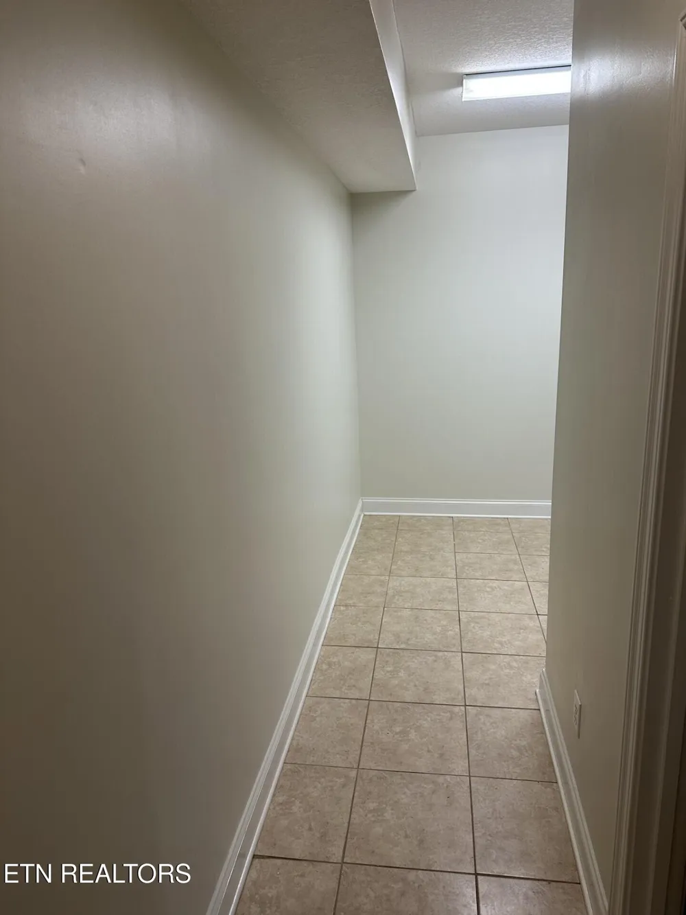 4193 Parris Drive Lenoir City, TN 37772