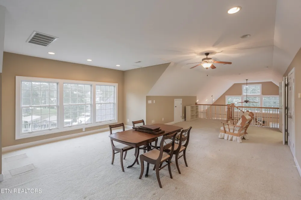 4193 Parris Drive Lenoir City, TN 37772