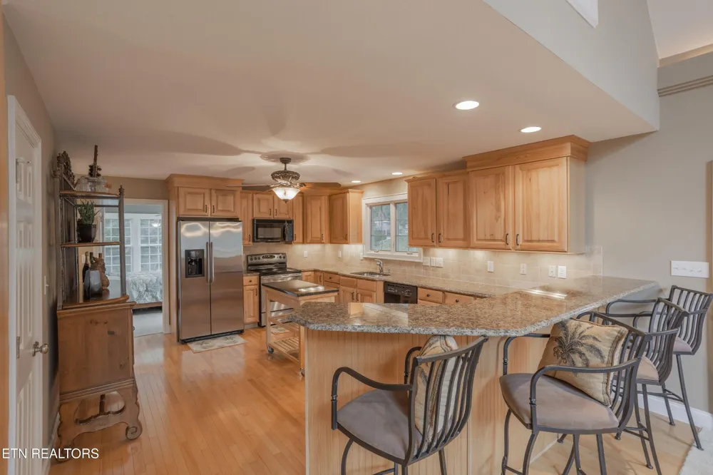 4193 Parris Drive Lenoir City, TN 37772