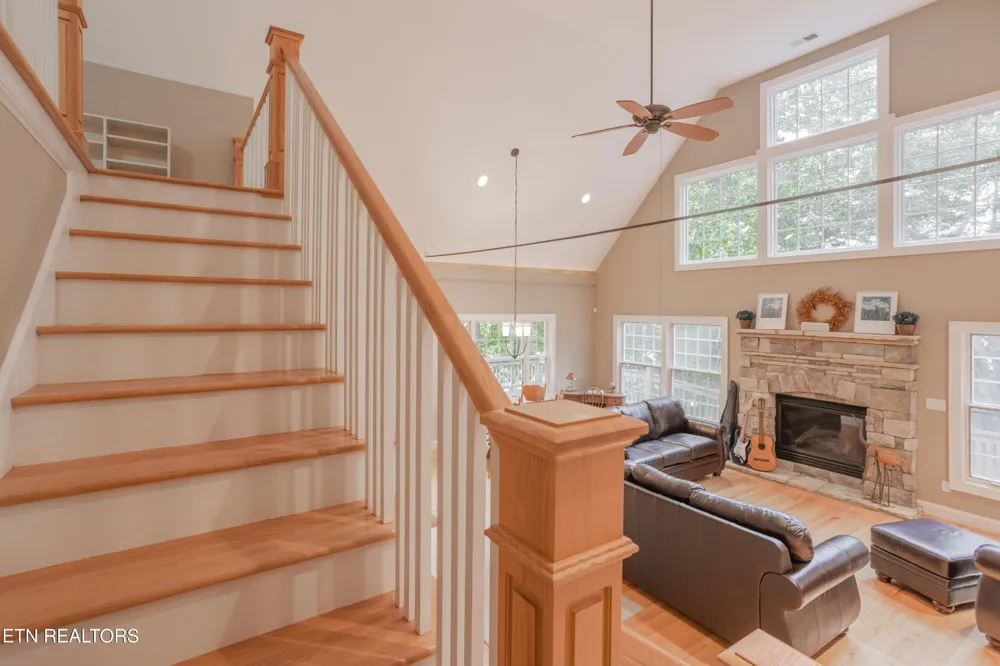 4193 Parris Drive Lenoir City, TN 37772