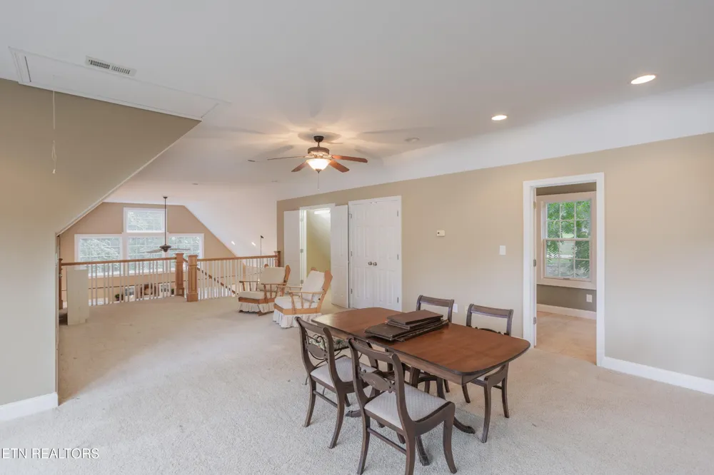4193 Parris Drive Lenoir City, TN 37772