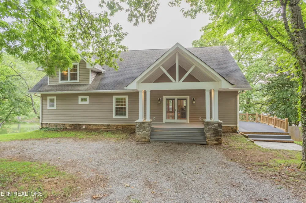 4193 Parris Drive Lenoir City, TN 37772
