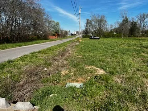 109 Neal St Huntland, TN 37345