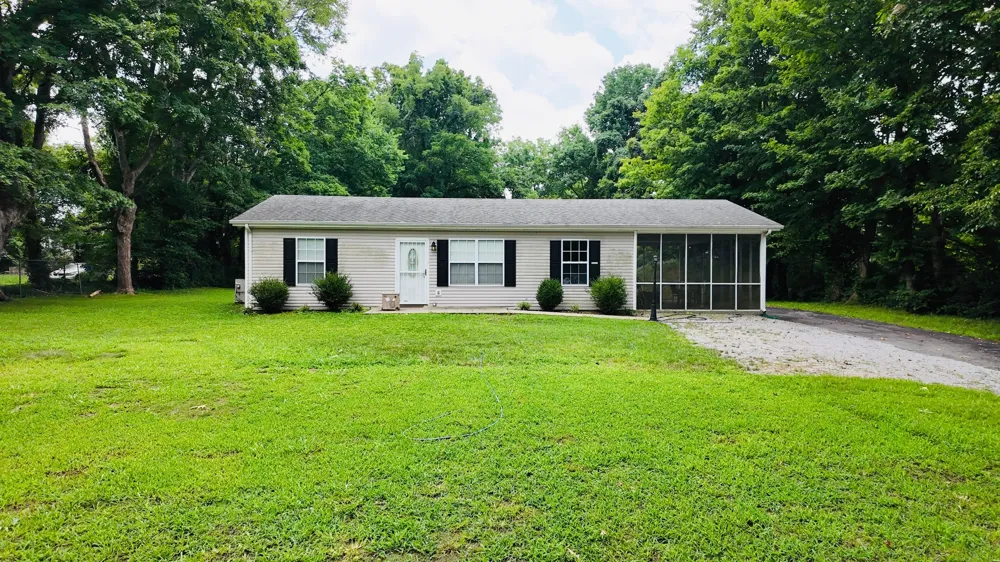 1592 Highway 76 Clarksville, TN 37043