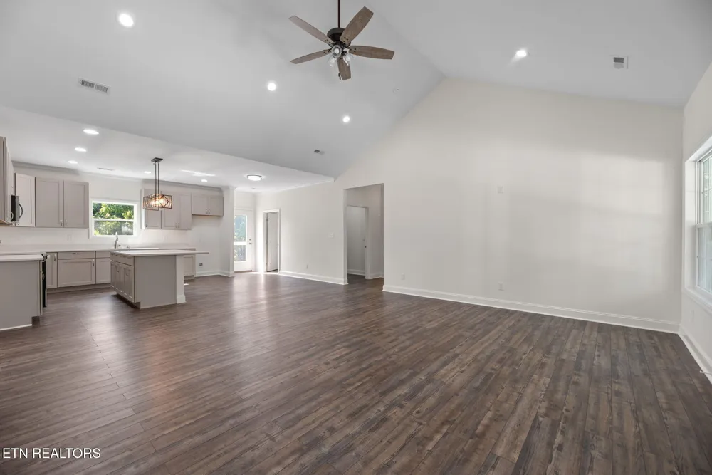 711 Byrd St Clinton, TN 37716