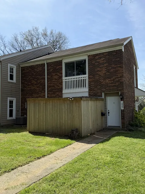 1807 Granville Rd
