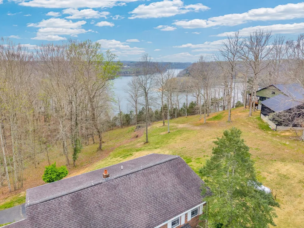 99 Hilltop Ln Byrdstown, TN 38549