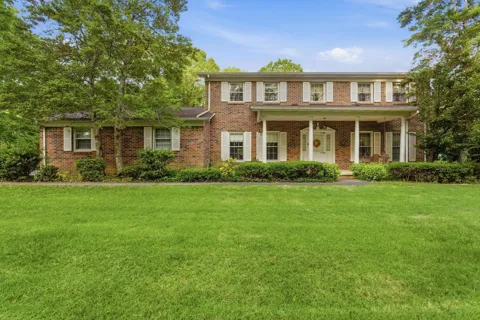99 Hilltop Ln