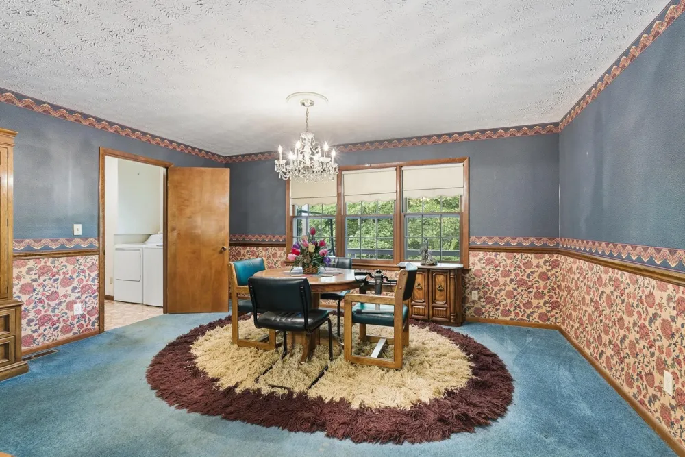 99 Hilltop Ln Byrdstown, TN 38549