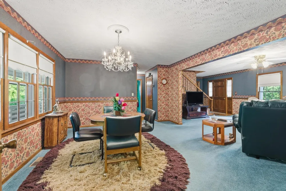 99 Hilltop Ln Byrdstown, TN 38549