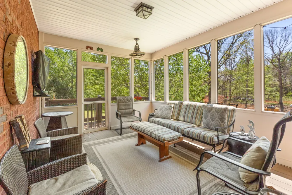 106 Meadowood Loop Burns, TN 37029