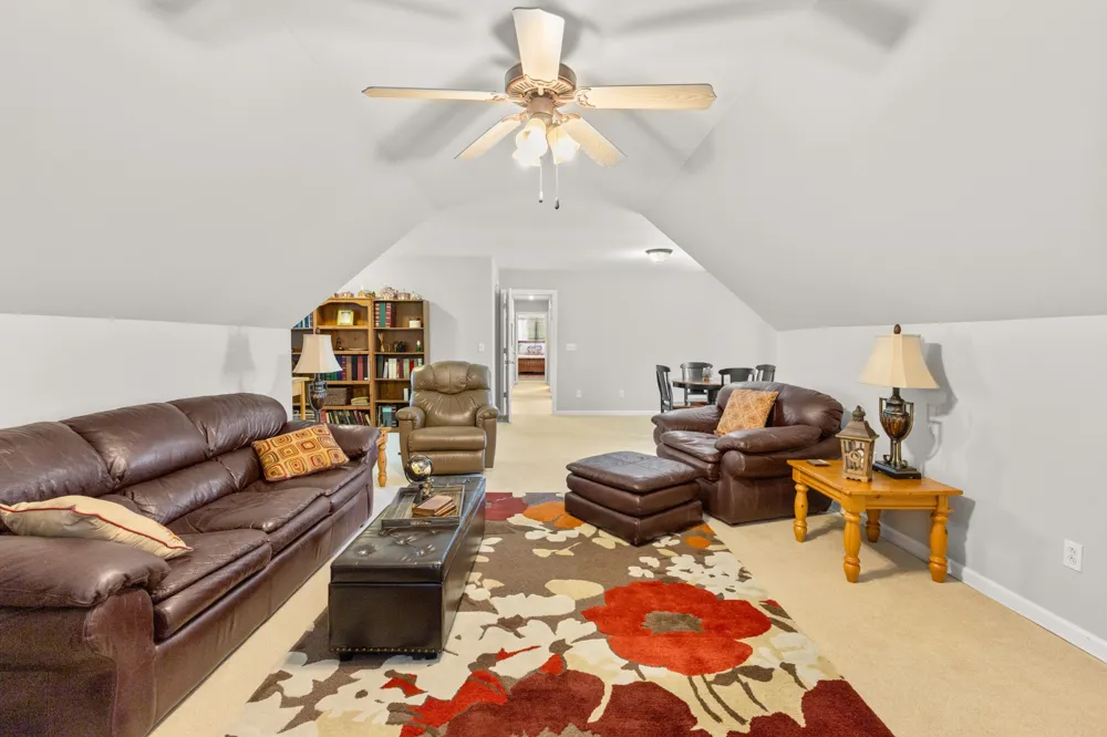 106 Meadowood Loop Burns, TN 37029