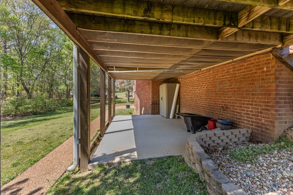 106 Meadowood Loop Burns, TN 37029