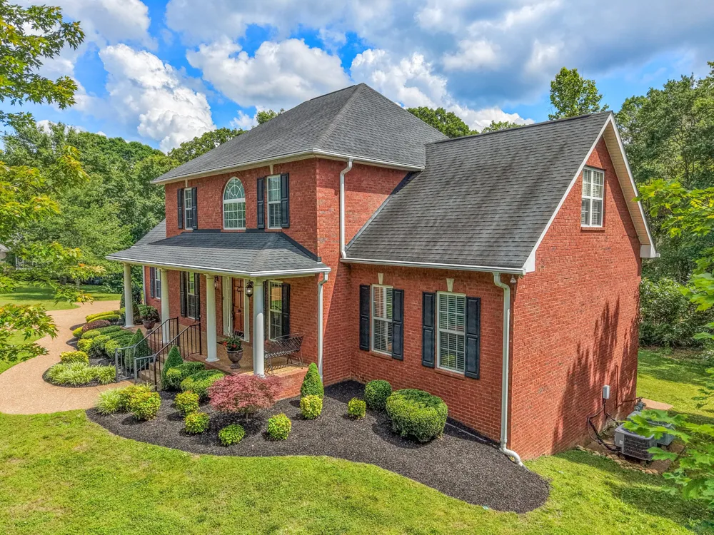 106 Meadowood Loop Burns, TN 37029