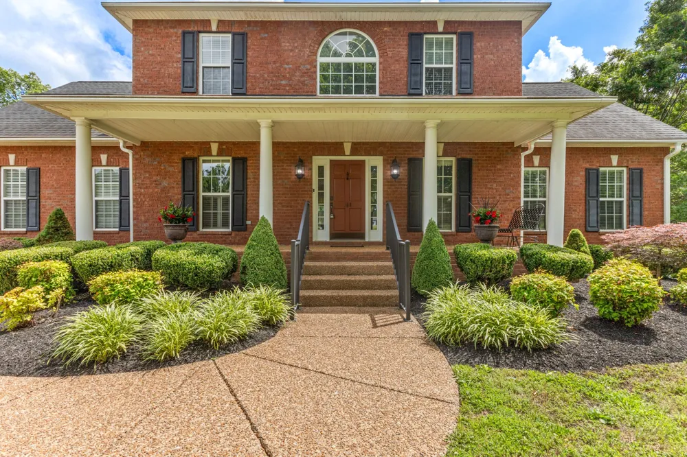 106 Meadowood Loop Burns, TN 37029