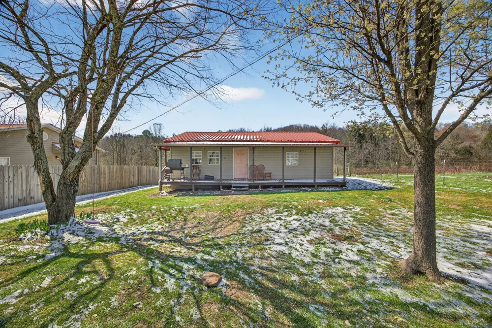 220 Pierce Ln Monterey, TN 38574
