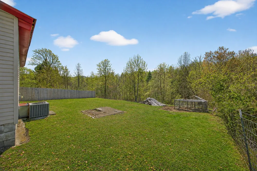220 Pierce Ln Monterey, TN 38574