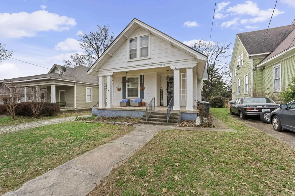 1995 COURT AVE Memphis, TN 38104