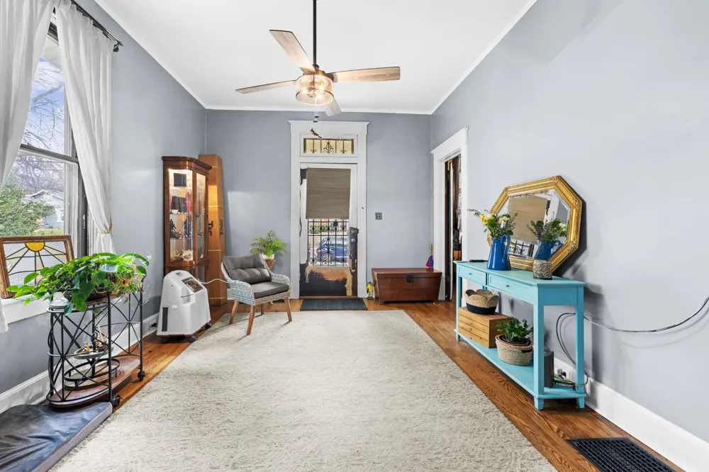 1995 COURT AVE Memphis, TN 38104