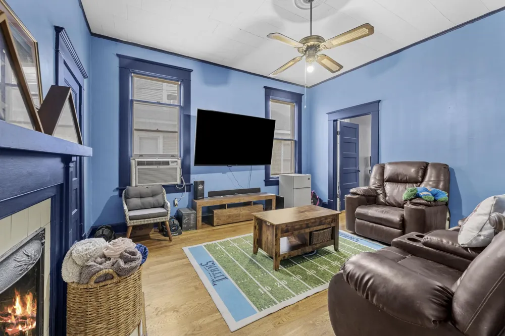 1995 COURT AVE Memphis, TN 38104