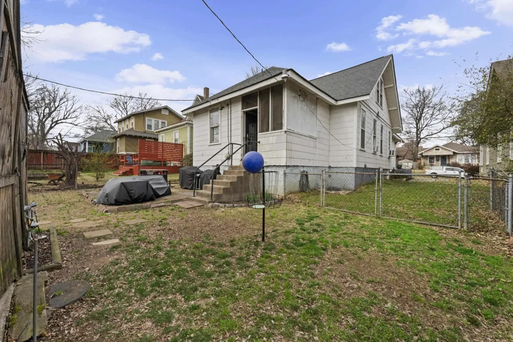 1995 COURT AVE Memphis, TN 38104