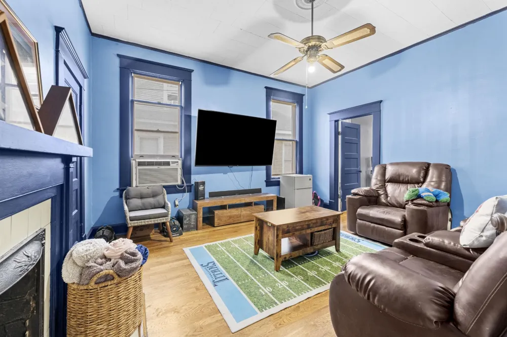 1995 COURT AVE Memphis, TN 38104